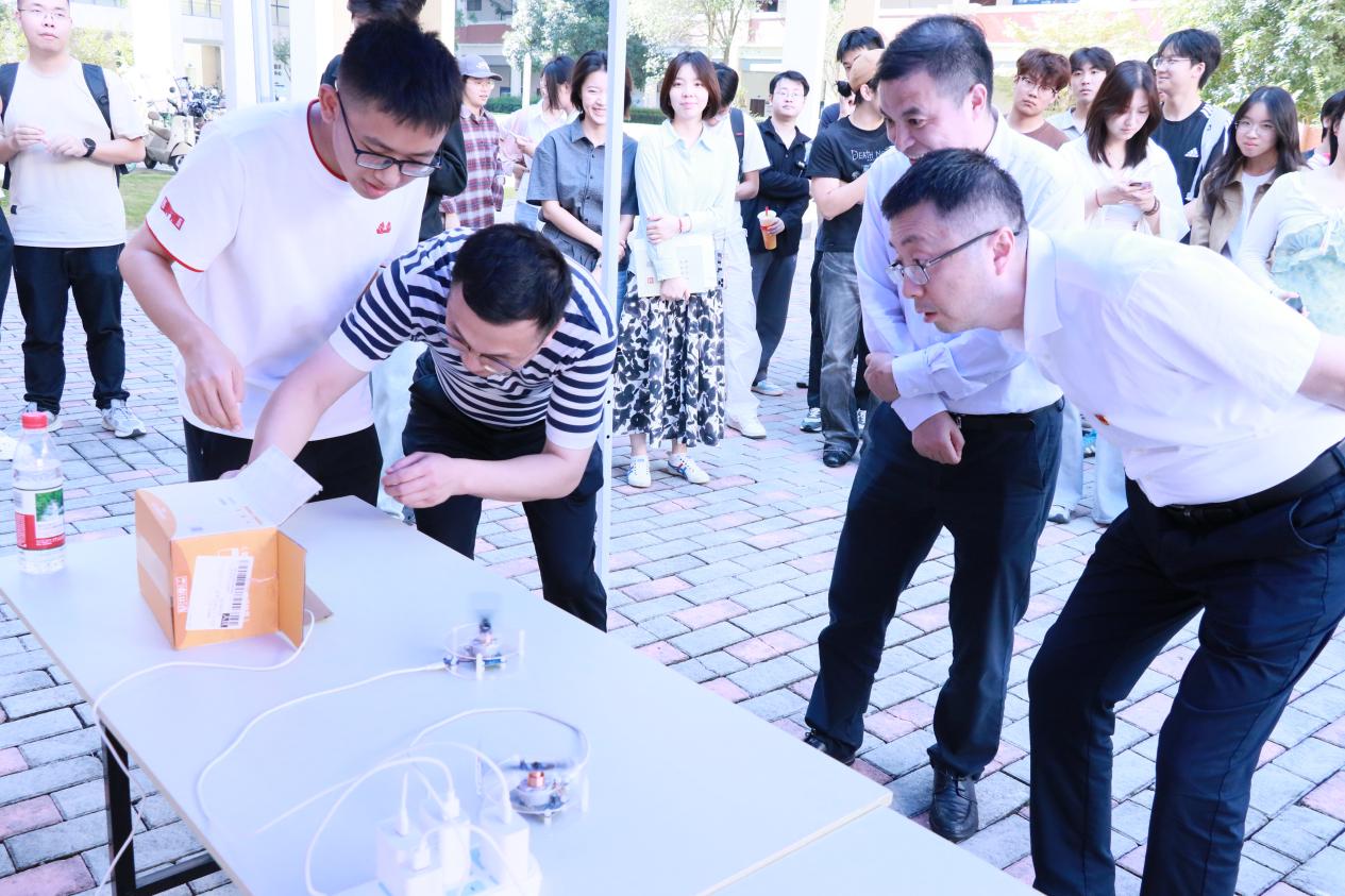 参观旋转led重点1